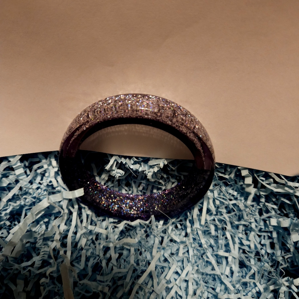 Splendette Glitter Bangle in PALE LILAC - Classic Sized - New